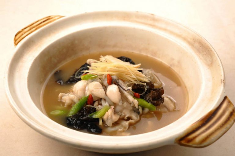 Frog Soup with Chinese Herbs 鍋烧酒香田鸡 Roland Restaurant